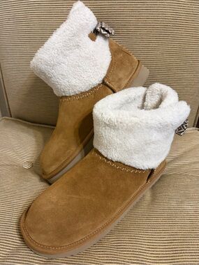 NWOT Earth® Women's Wing Cozy Suede Ankle Bootie - Natural/Medium Brown - Size 8